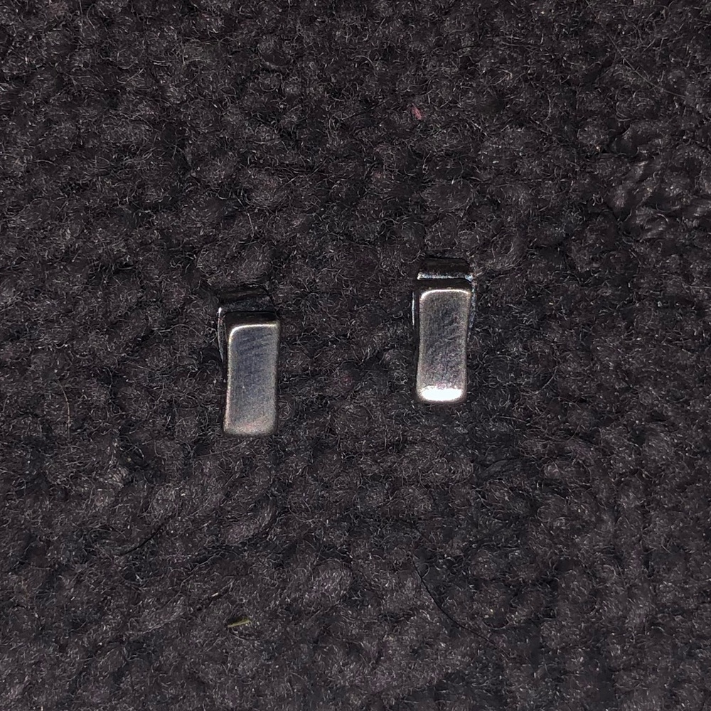 Jewelry: Dainty Silver Bar Stud Earrings